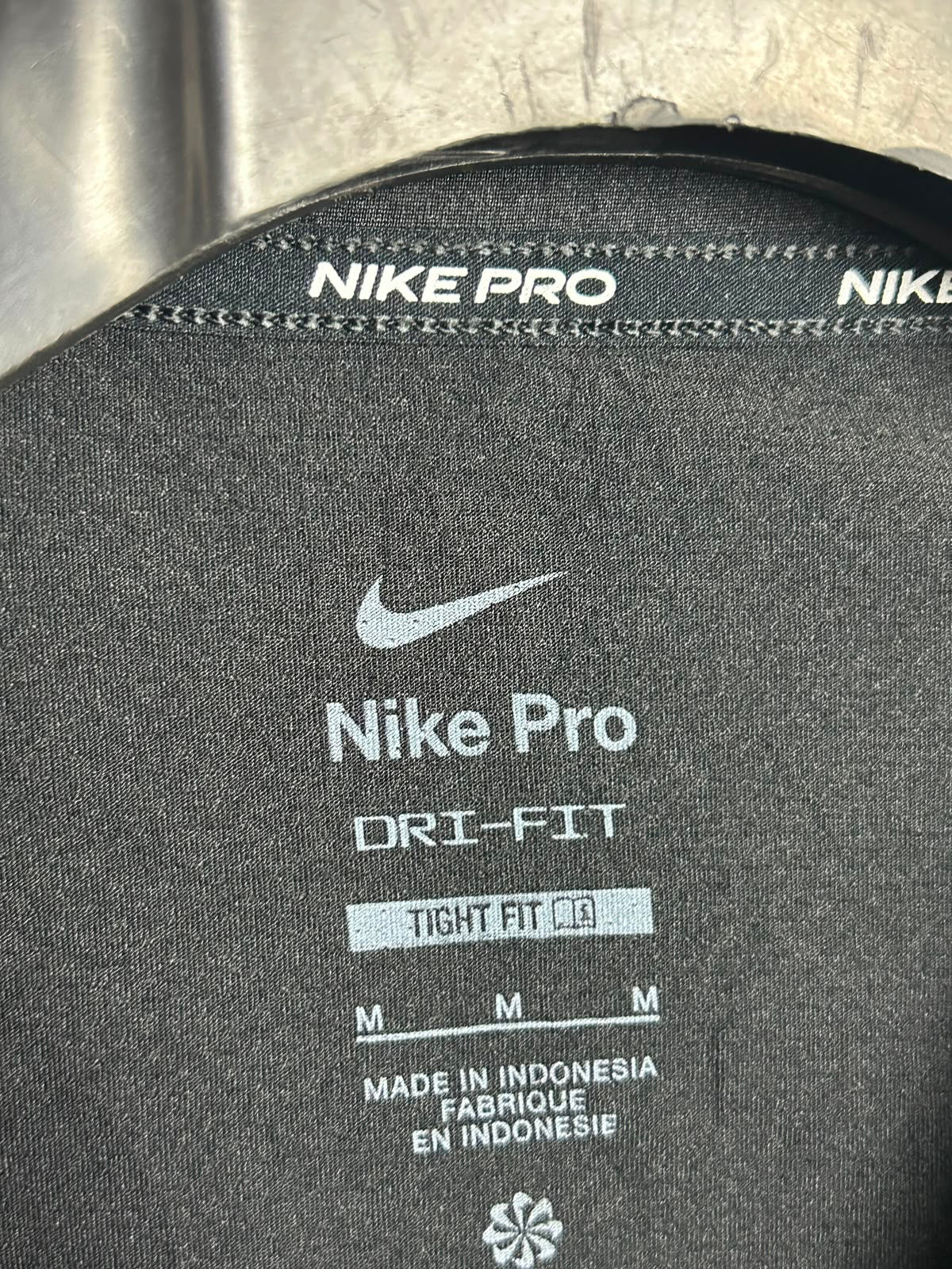 Nike Pro Tight Fit Round Neck - Medium