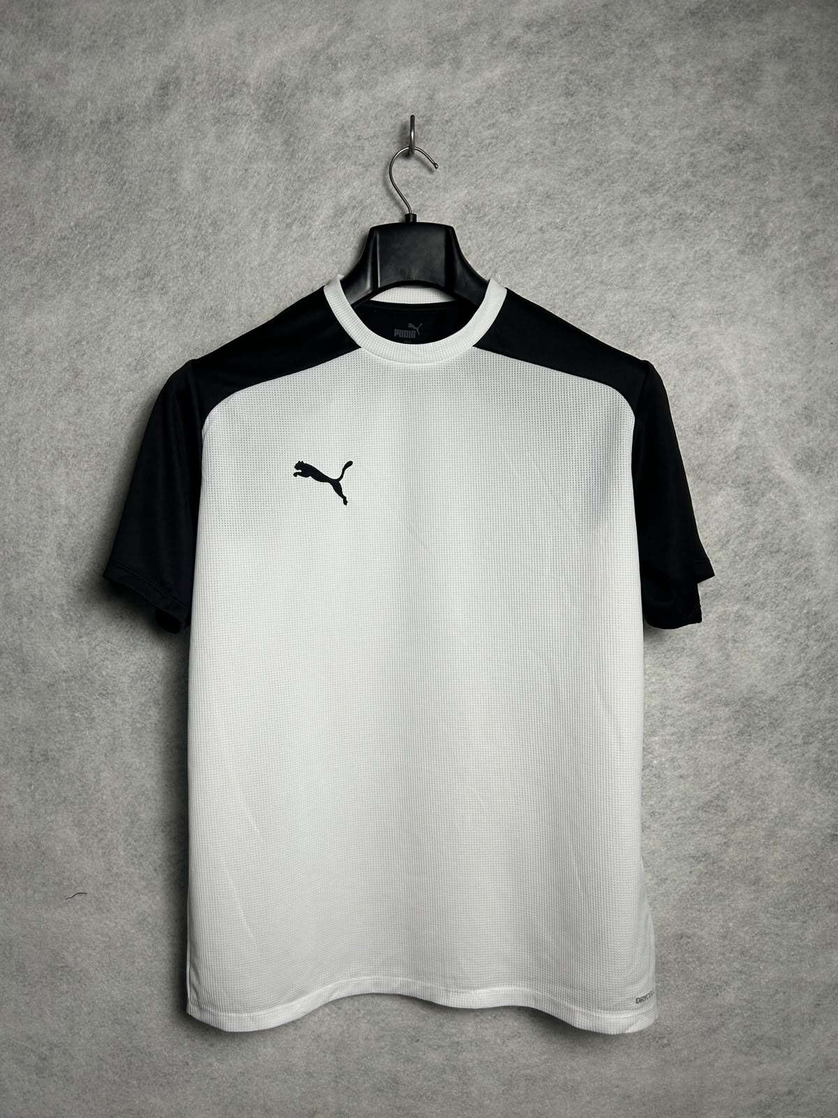 Puma White Round Neck - Medium