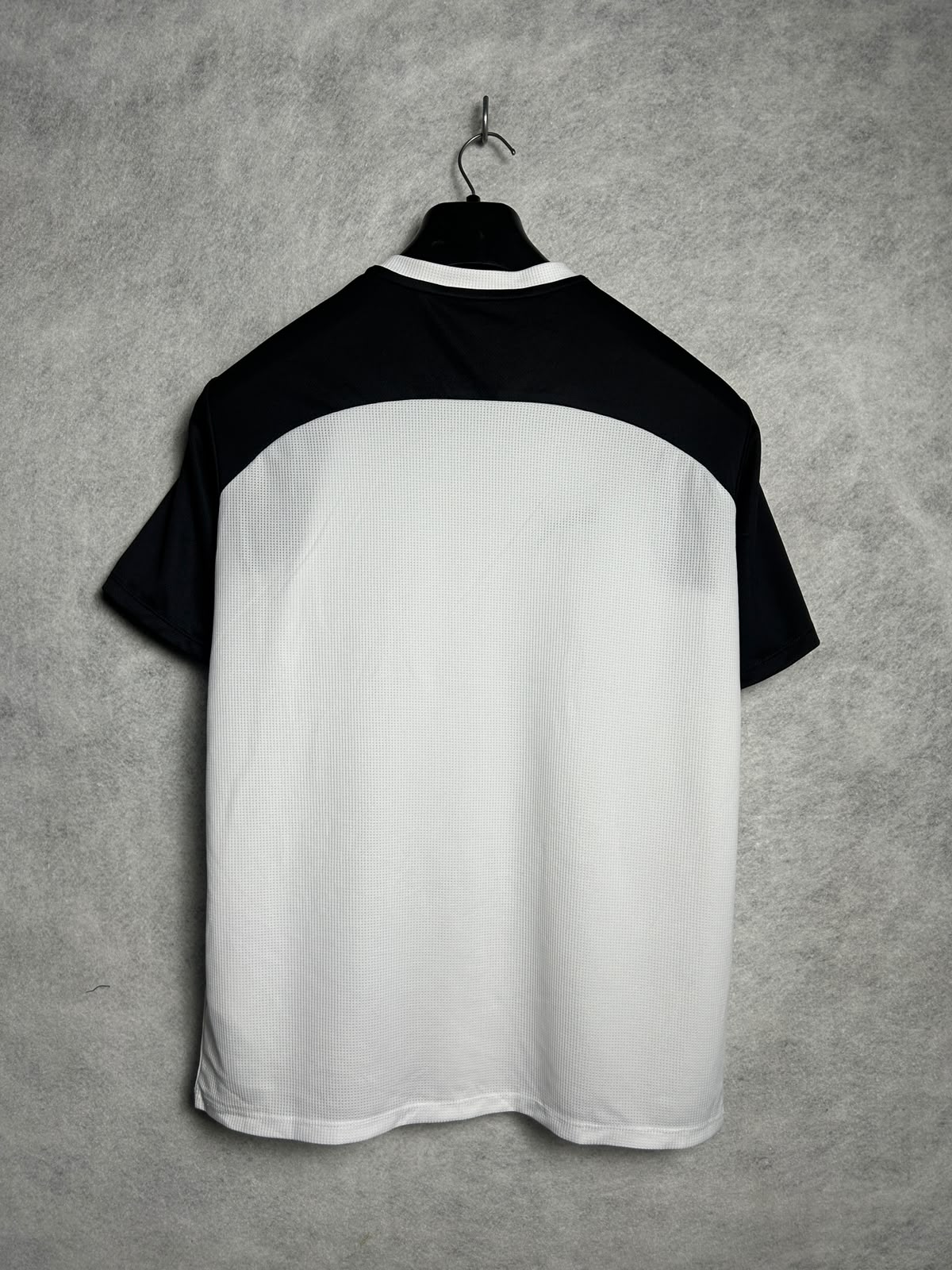 Puma White Round Neck - Medium