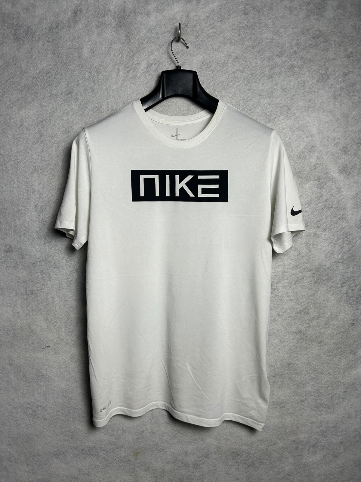 The Nike Tee White Round Neck - Large