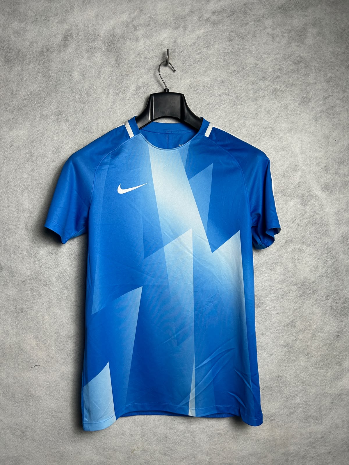 Nike Blue Lighting White Round Neck - Medium