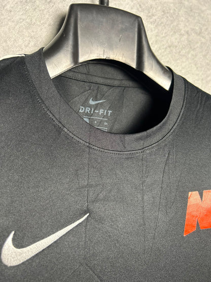 Nike Black Round Neck - Small