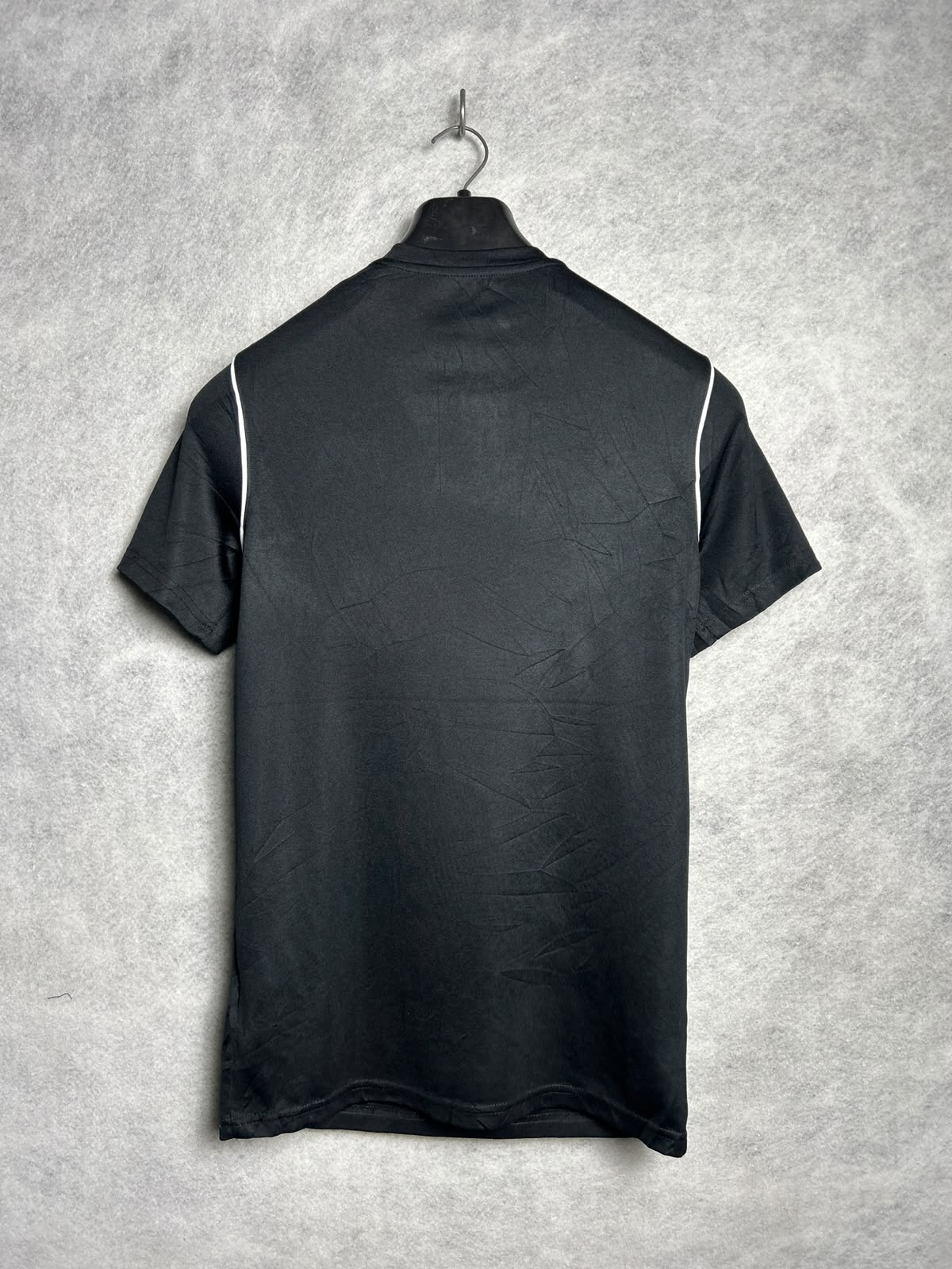 Nike Black Round Neck - Small