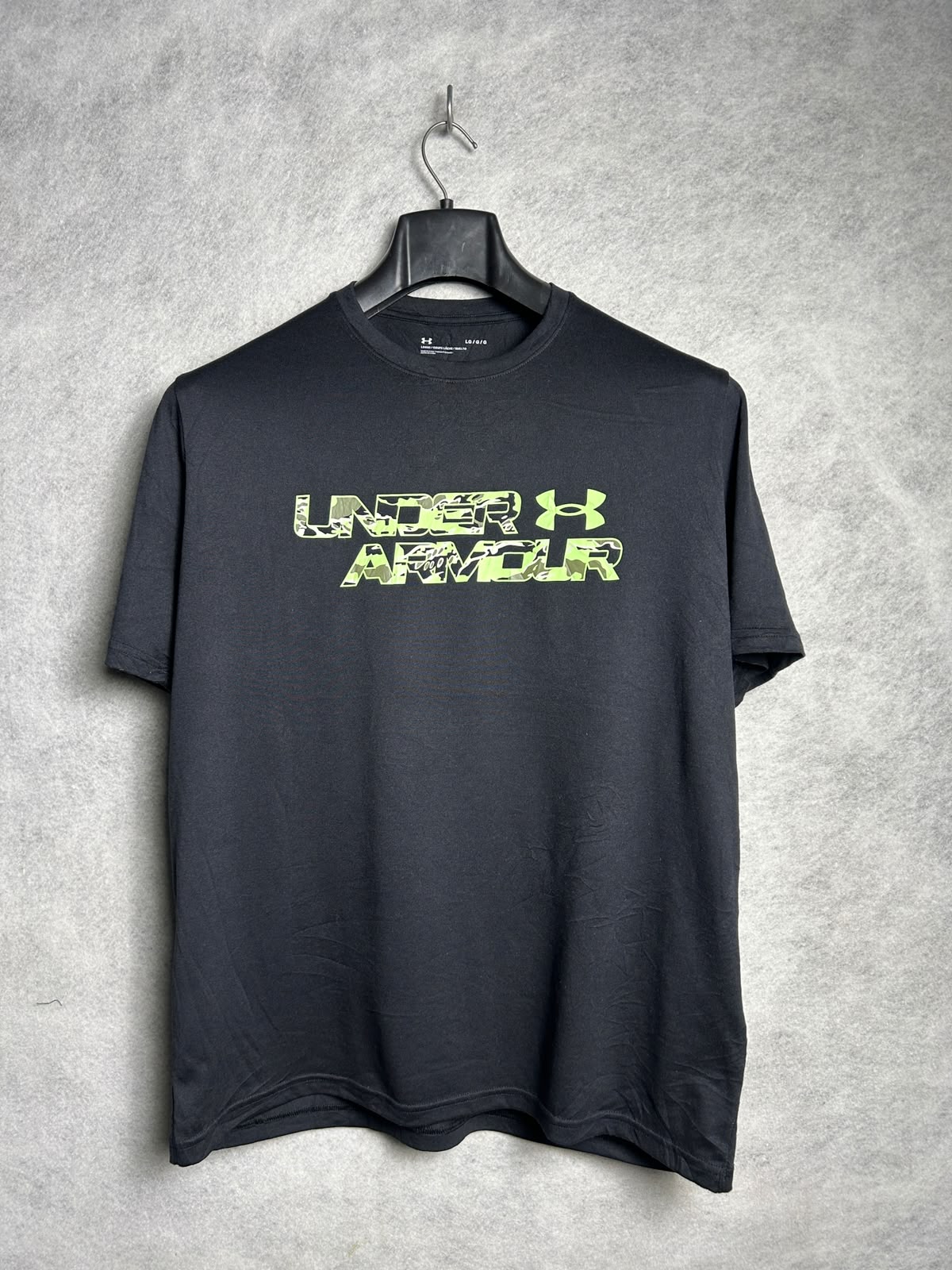 Under Armour Black Round Neck - Large