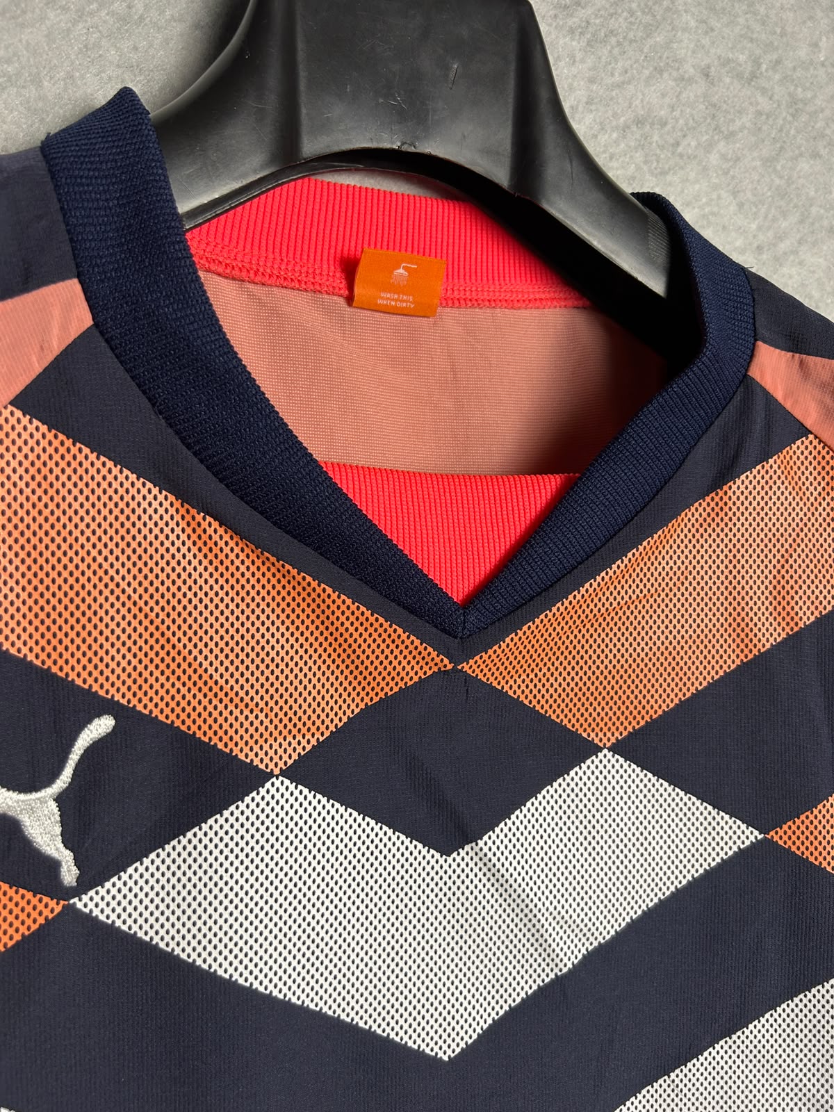 Puma SportLifeStyle V Neck - Medium