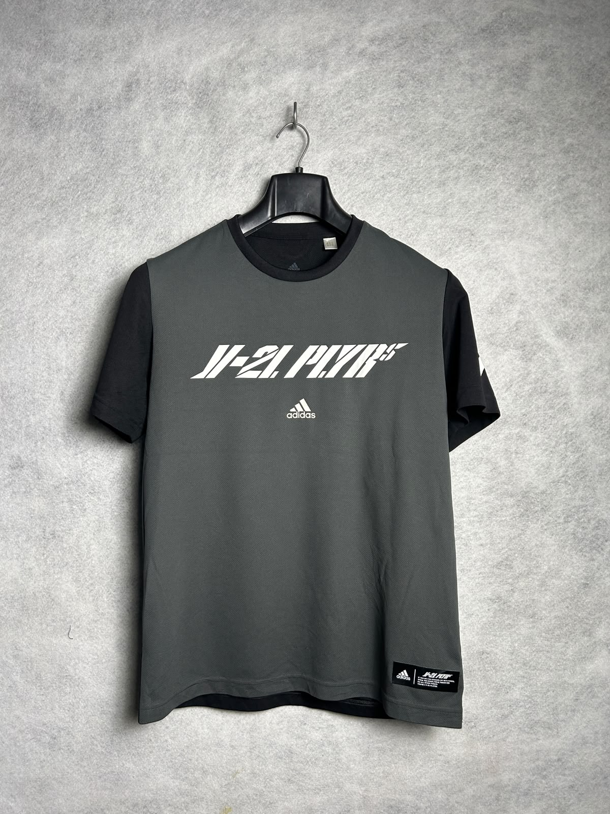 Adidas Gray Round Neck - Large