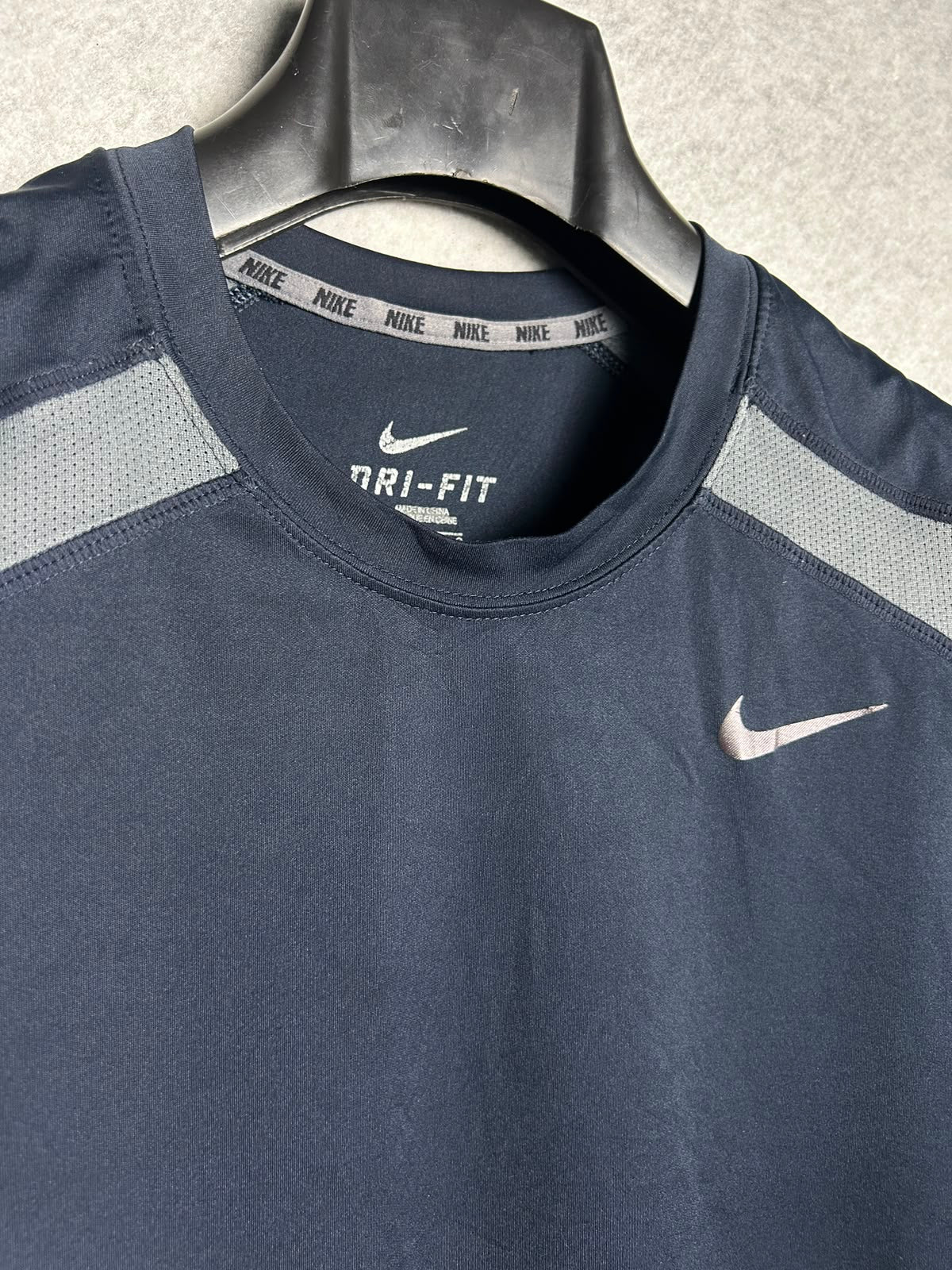 Nike Blue Sando Round Neck - Large