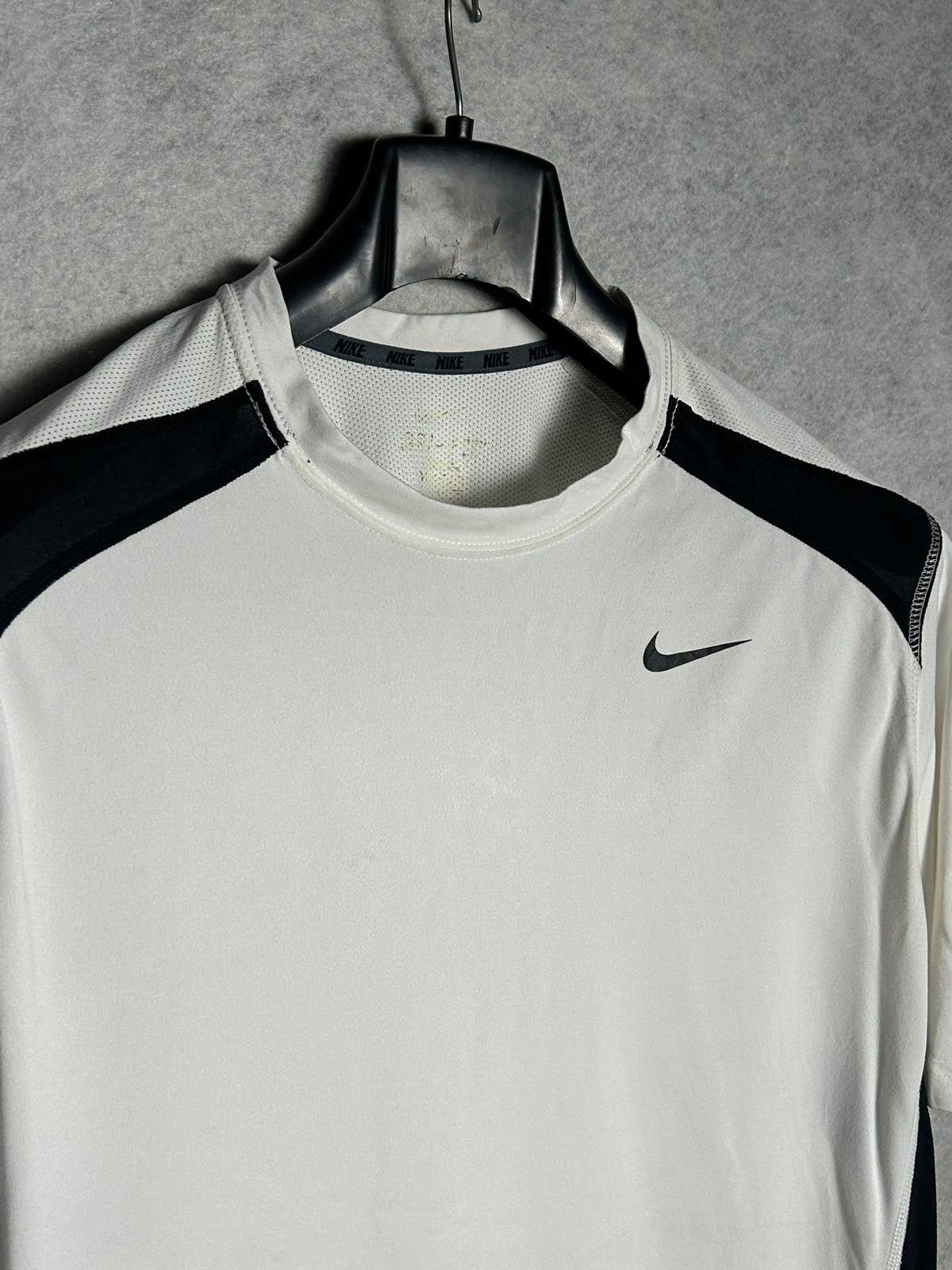 Nike White Round Neck - XXL