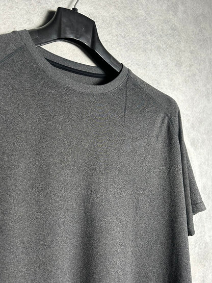 Under Armour Gray Round Neck - Large