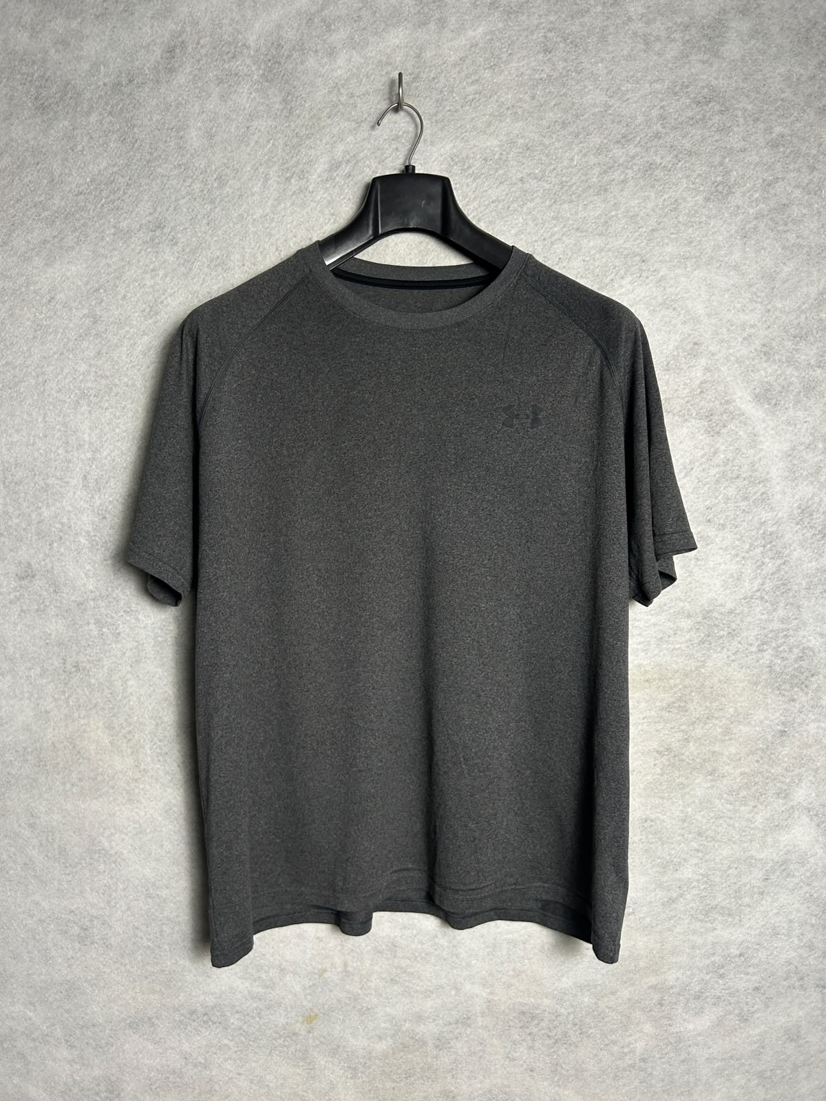 Under Armour Gray Round Neck - Large