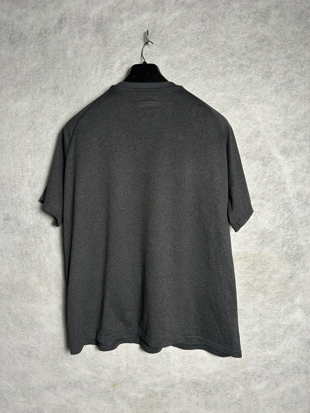 Under Armour Gray Round Neck - Large