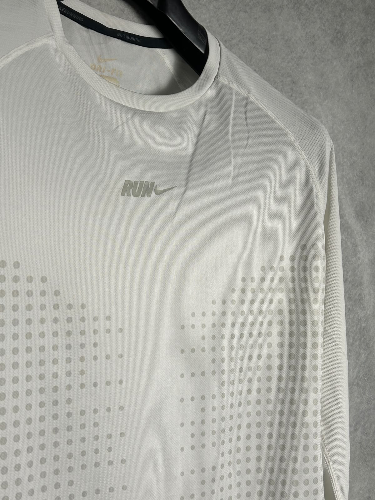 Nike Run White Round Neck - Large