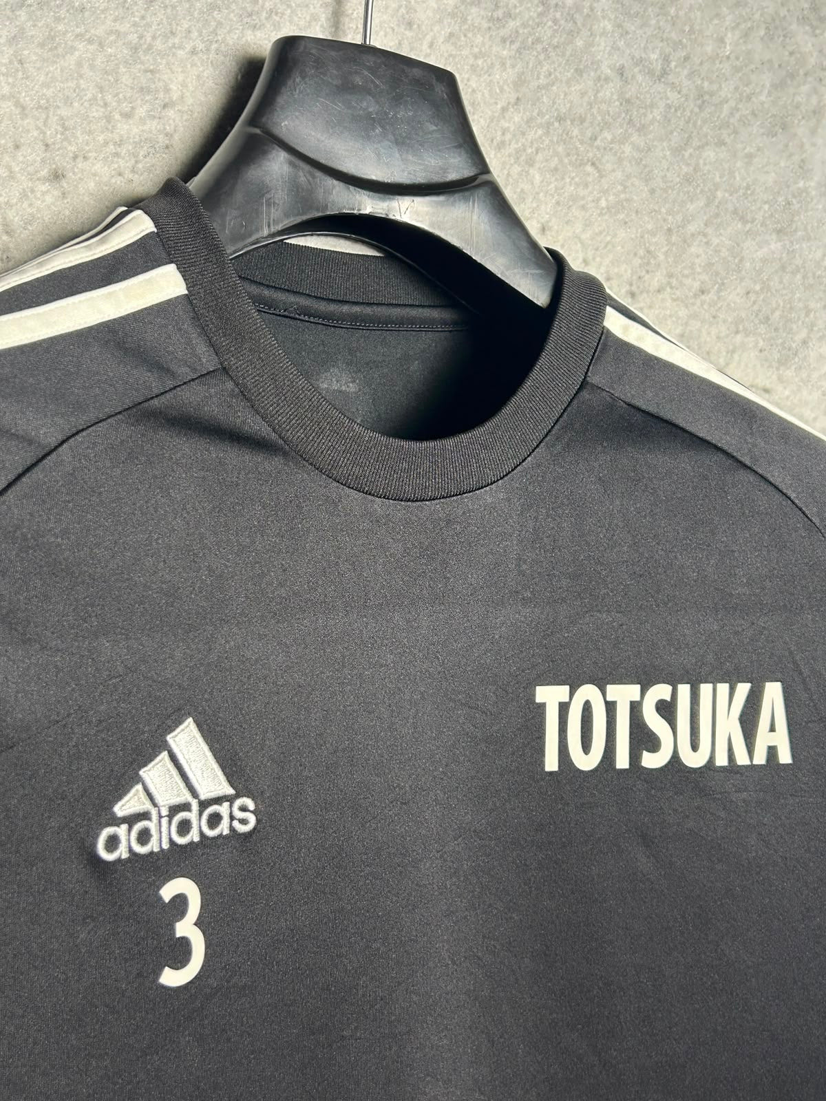 Adidas Black Round Neck - Medium