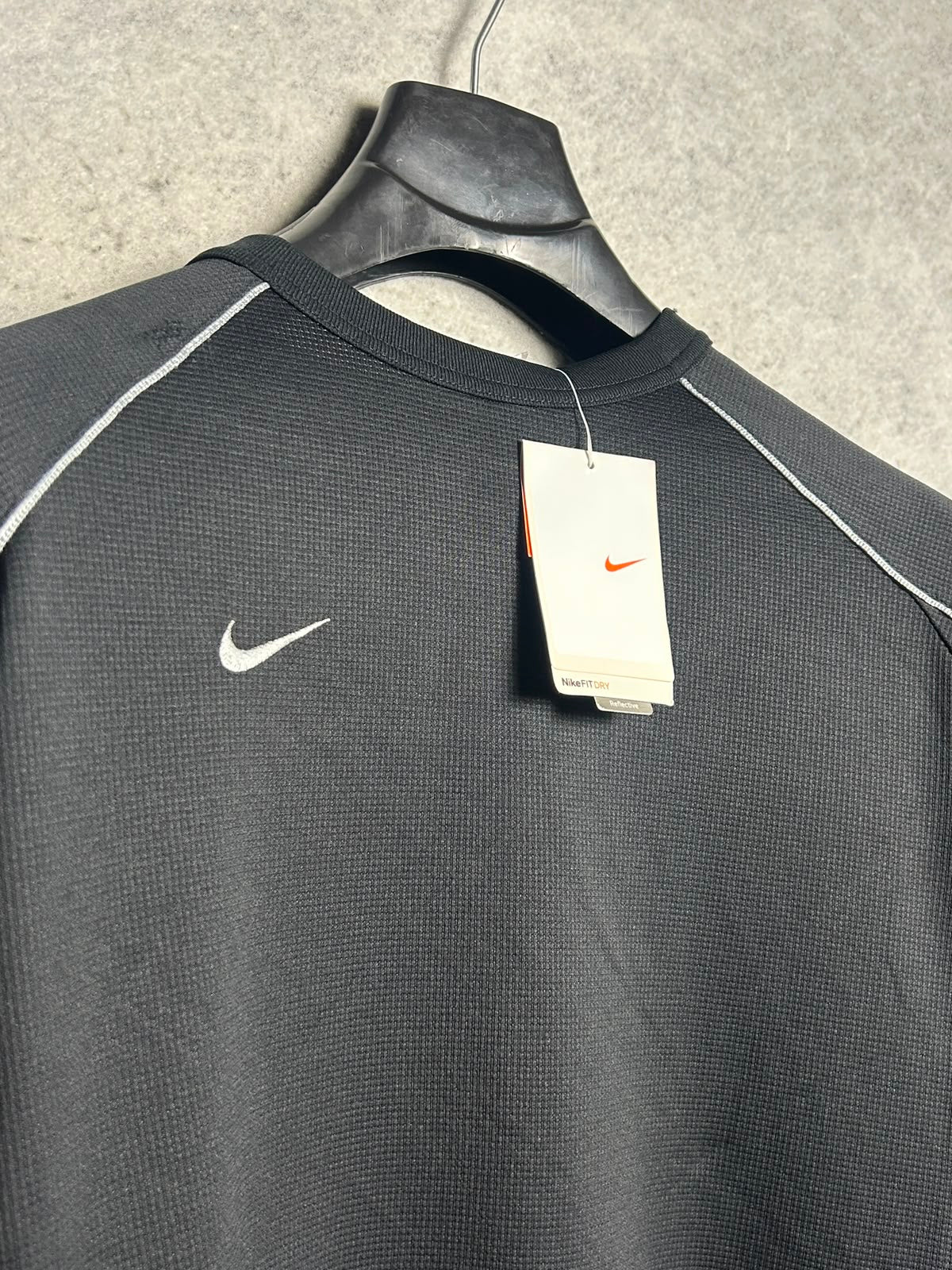Nike Black Full Sleeves Round Neck - Medium