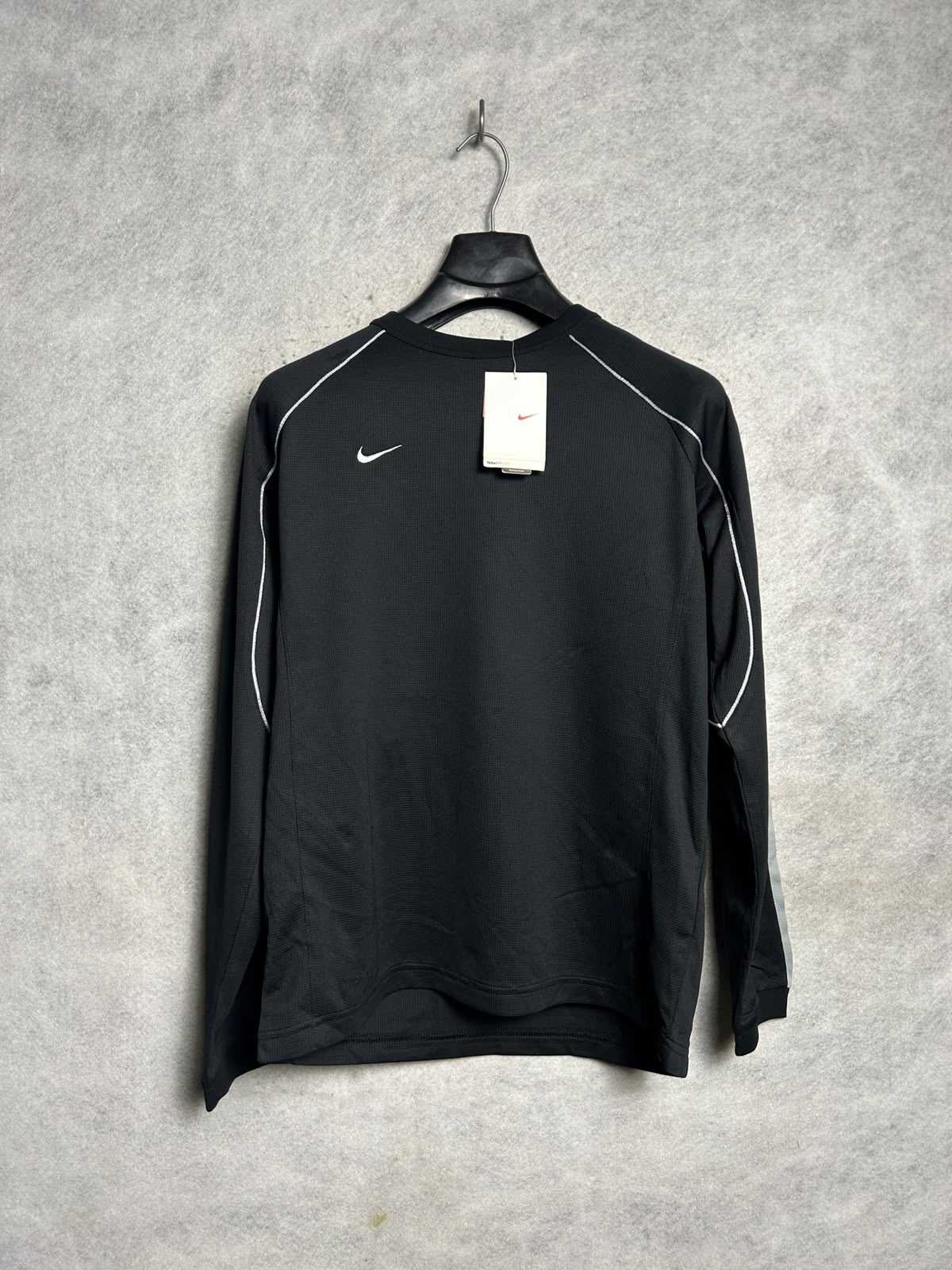 Nike Black Full Sleeves Round Neck - Medium