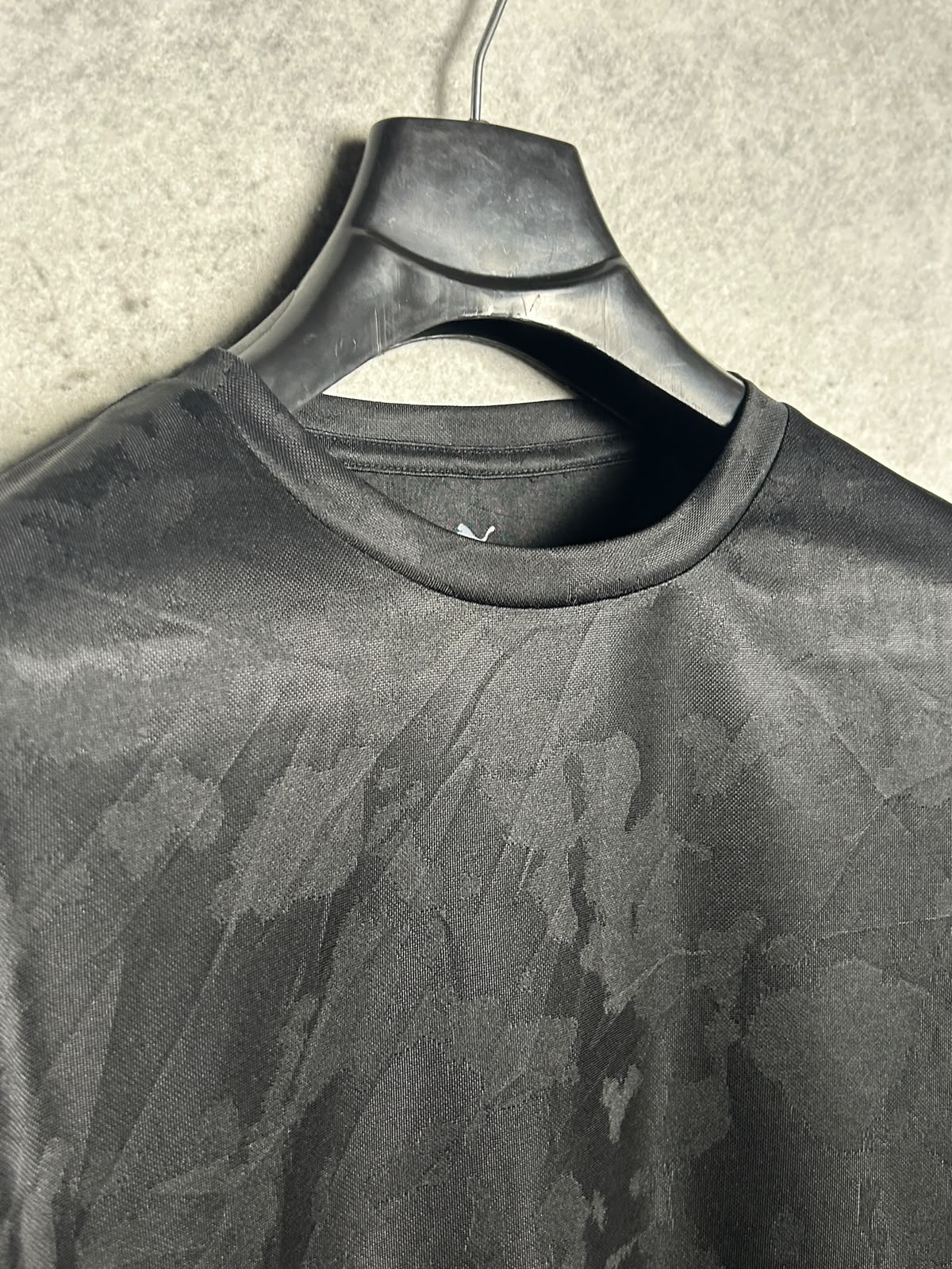Puma Black Round Neck - Medium
