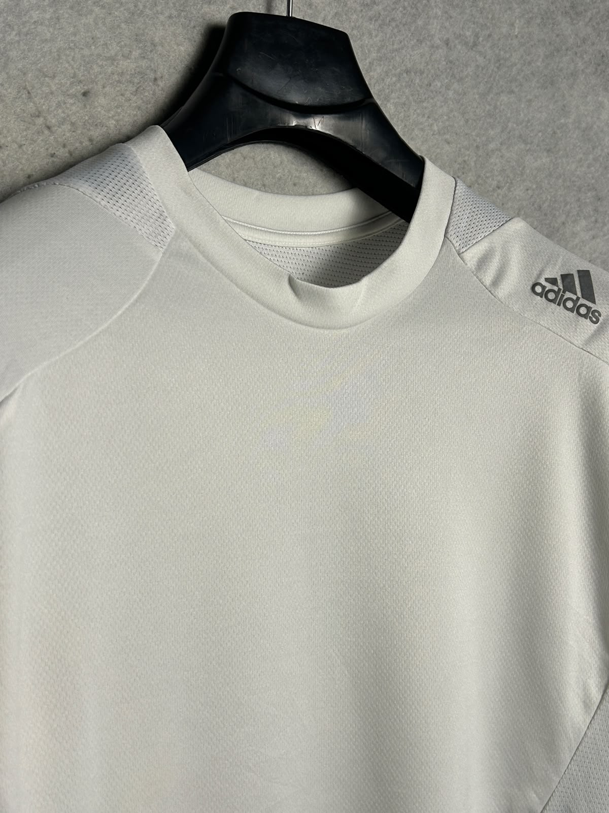 Adidas White Round Neck k- Large