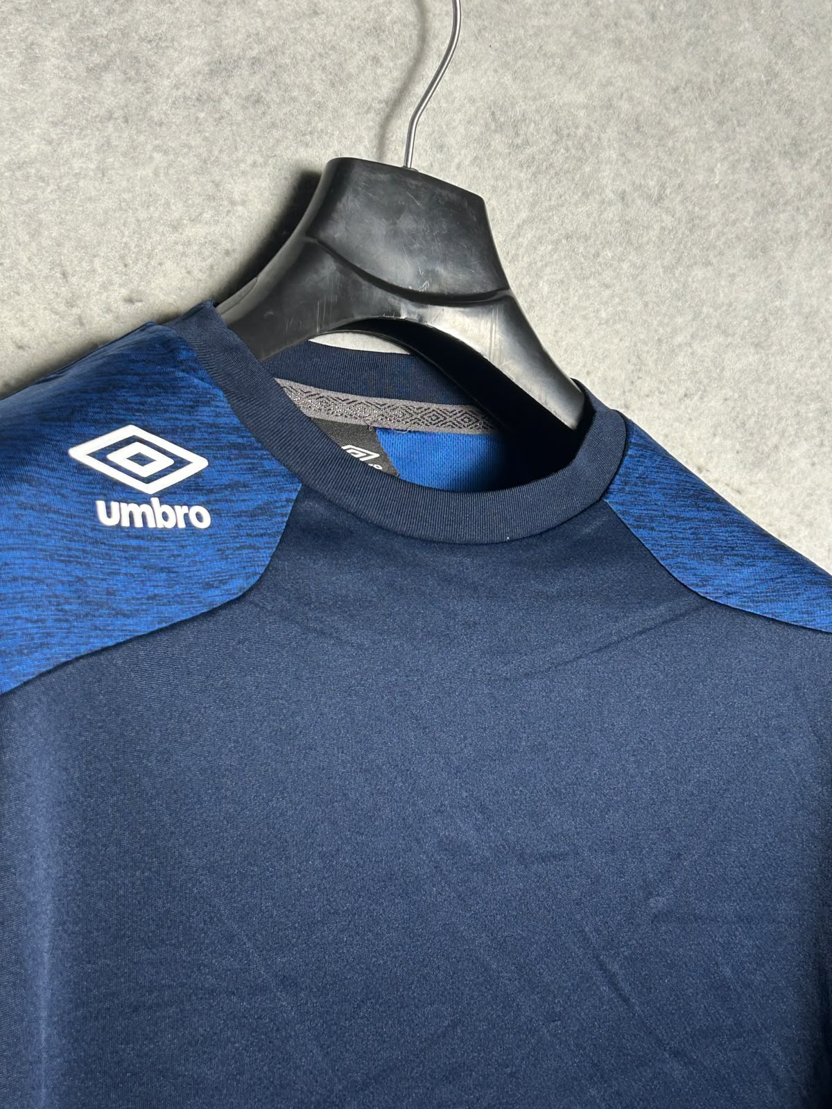Umbro Round Neck - Medium