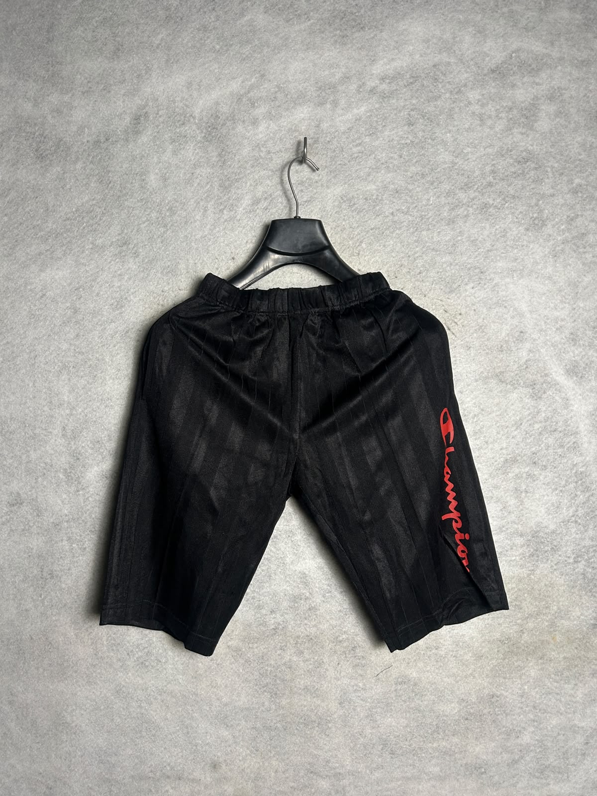 Champion Black - Large