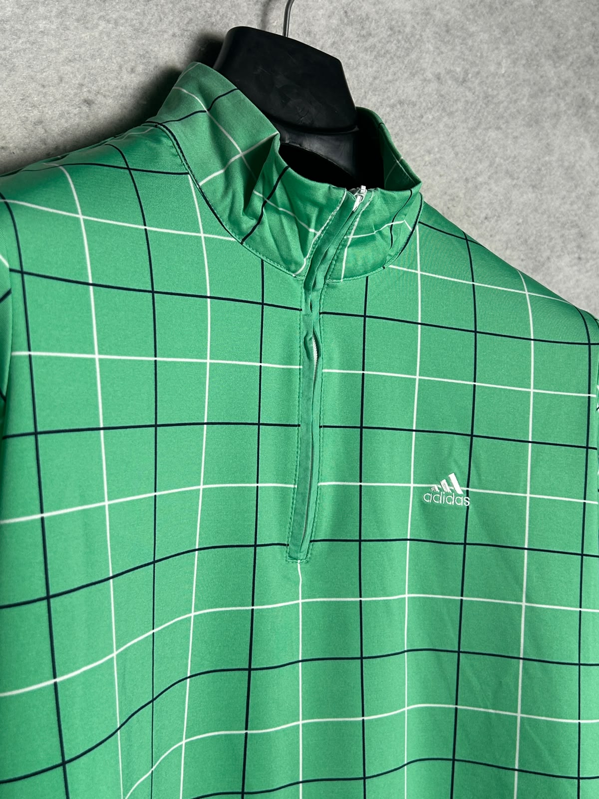 Under Armour Geen Half Zip Full Sleeves - Medium