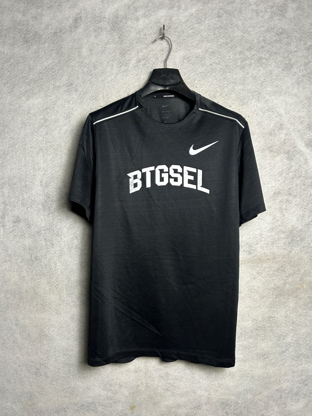 Nike Big Logo Dri Fit Black - Medium