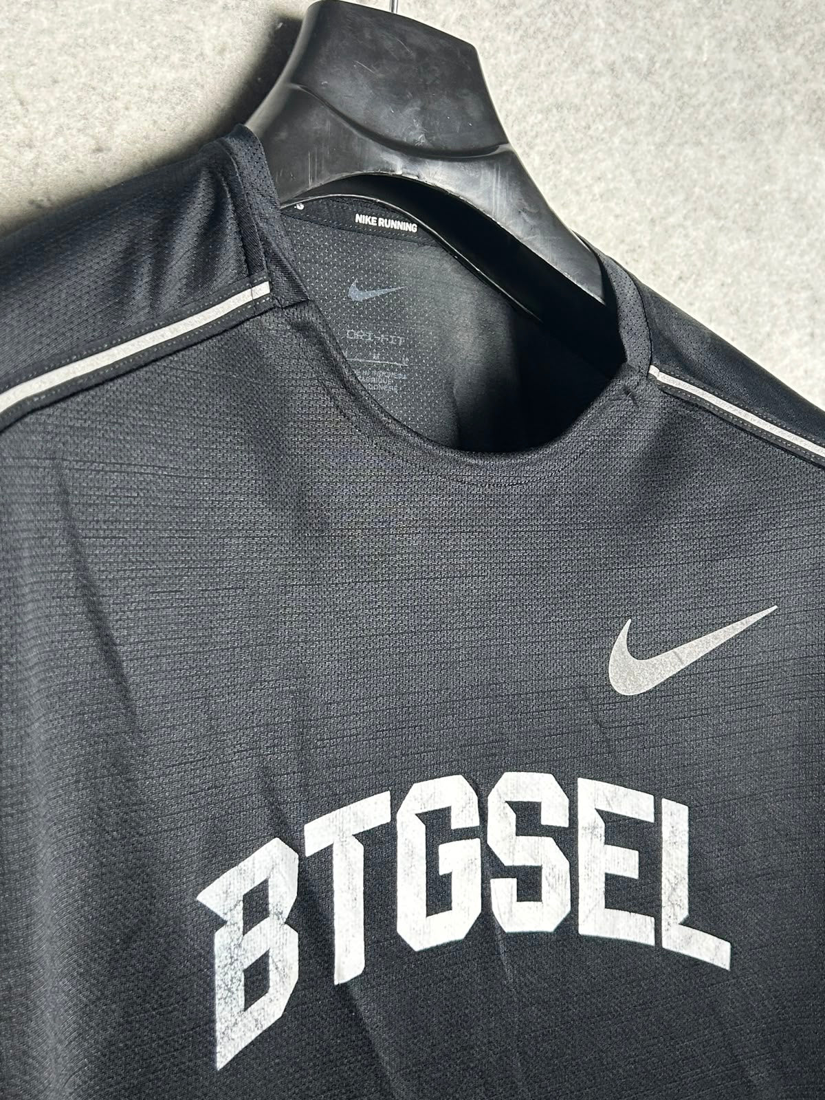 Nike Big Logo Dri Fit Black - Medium