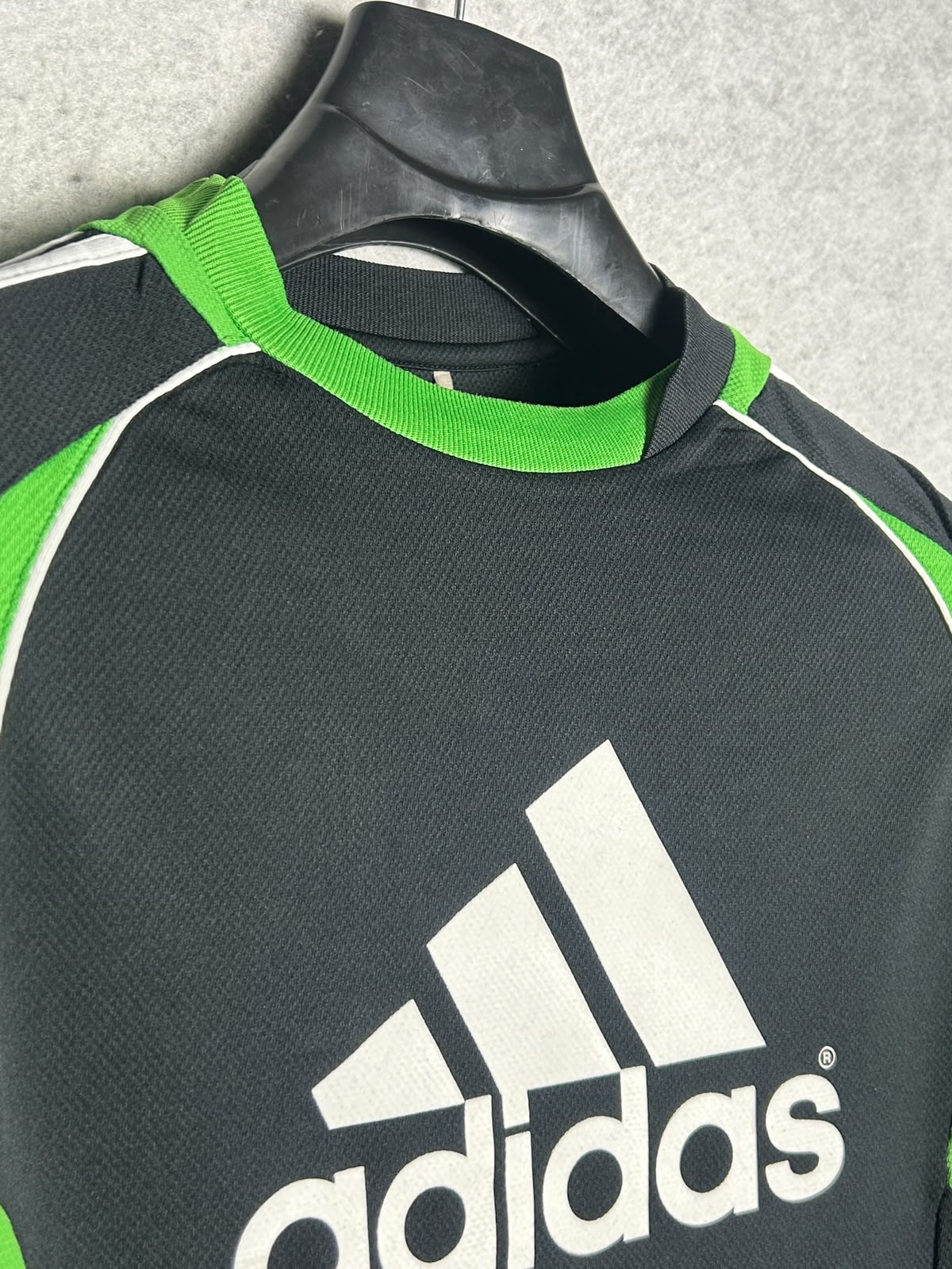 Adidas Big Logo Black Round Neck - Large