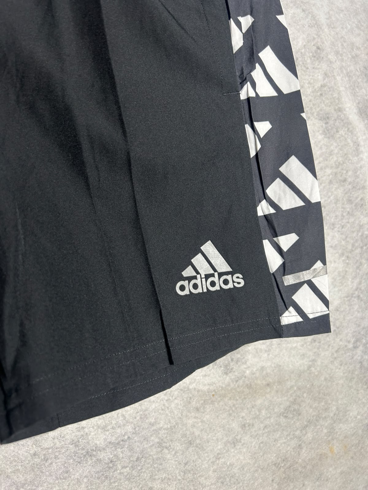 Adidas Aeroready Black - Small