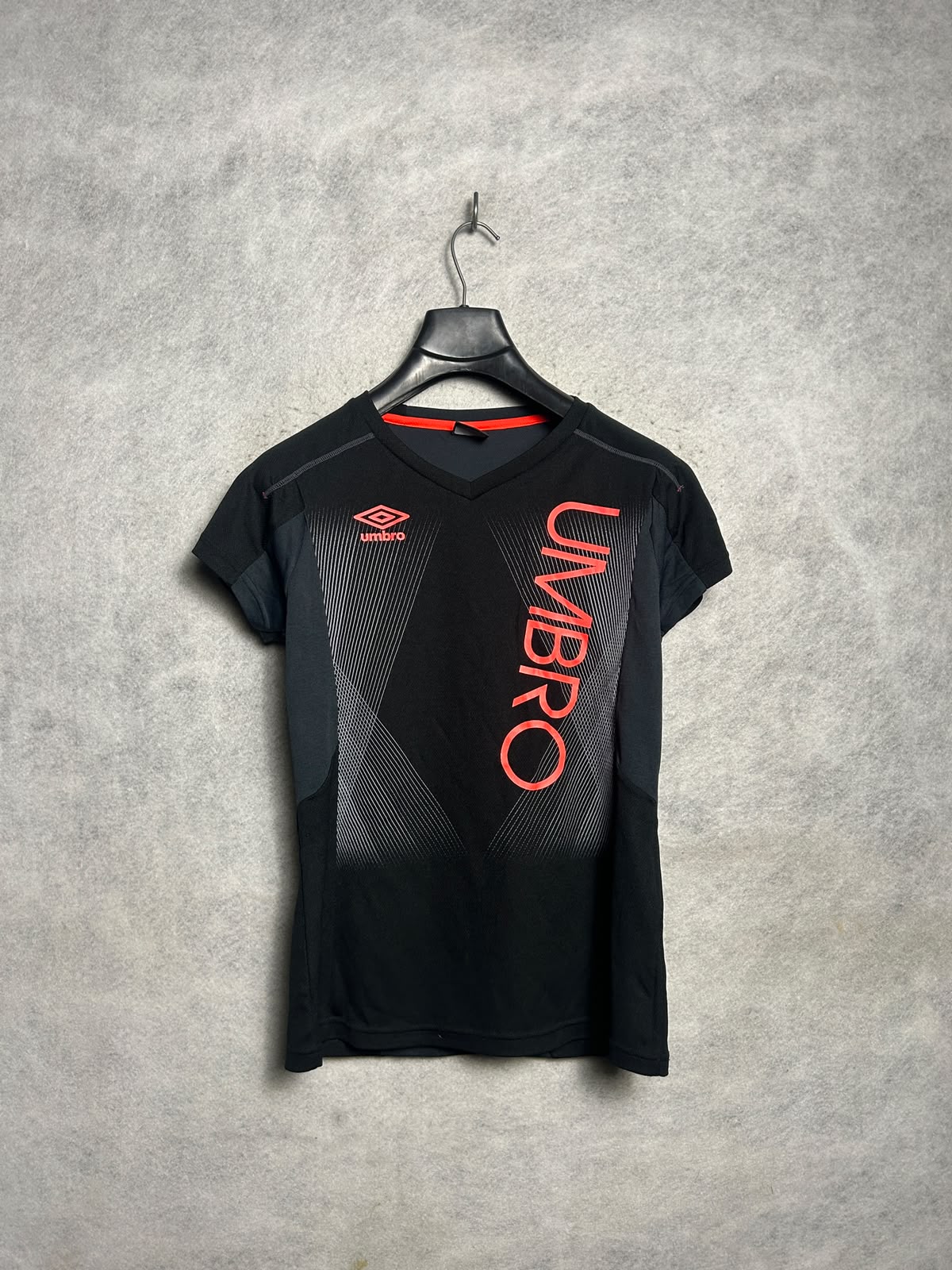 Umbro Big Logo Round Neck Black - Medium