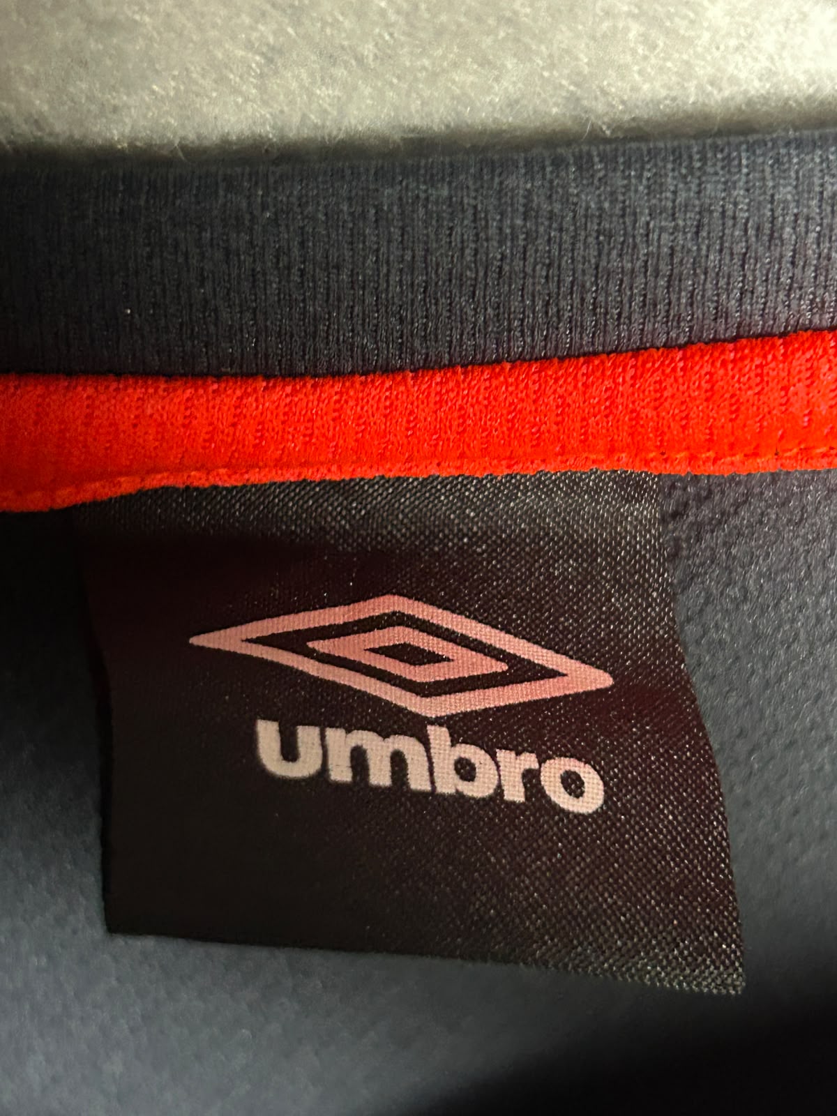 Umbro Big Logo Round Neck Black - Medium