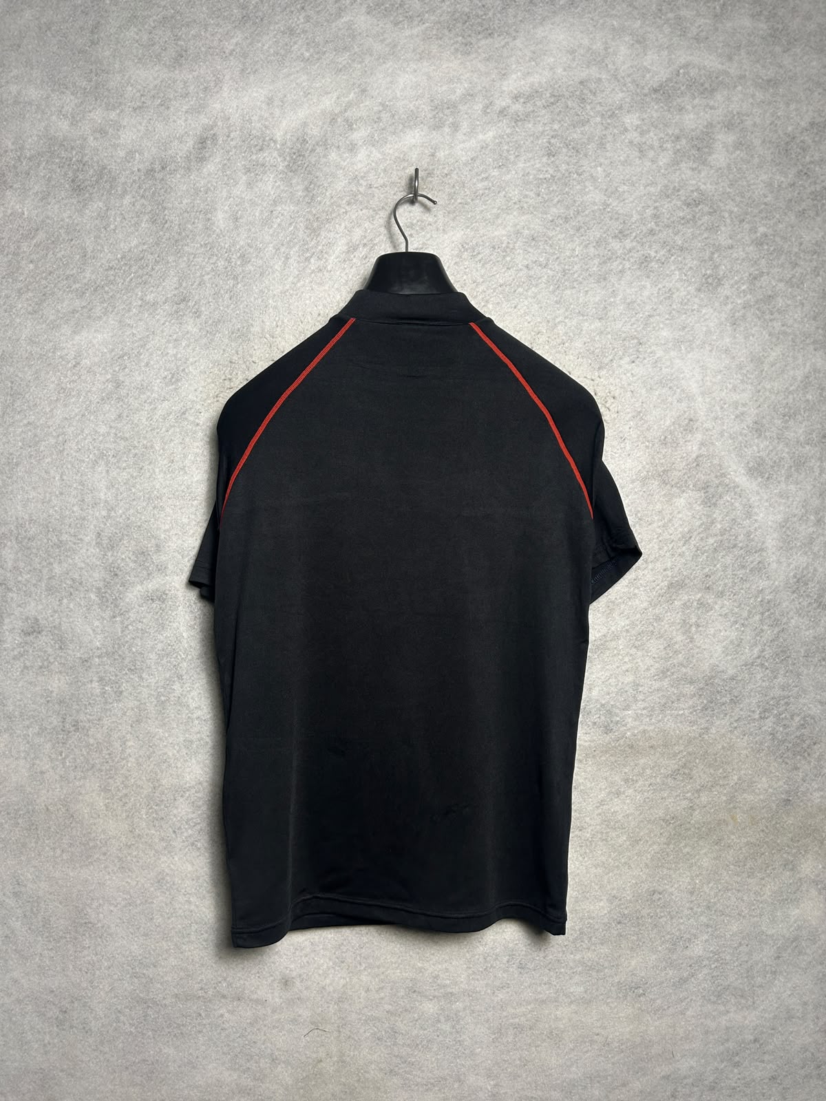 New Balance Black Round Neck - Medium
