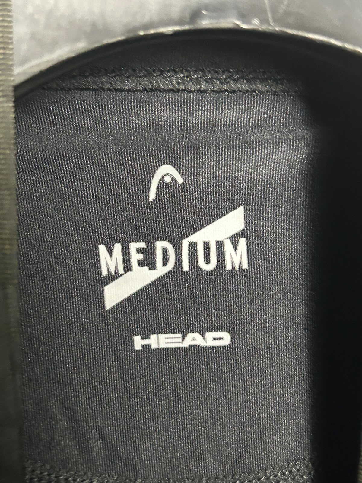 Head Black Round Neck - Medium