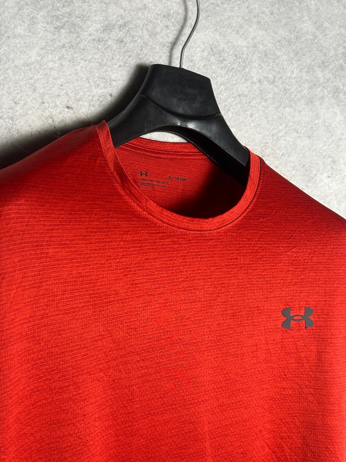 Under Armour Red Round Neck - XL