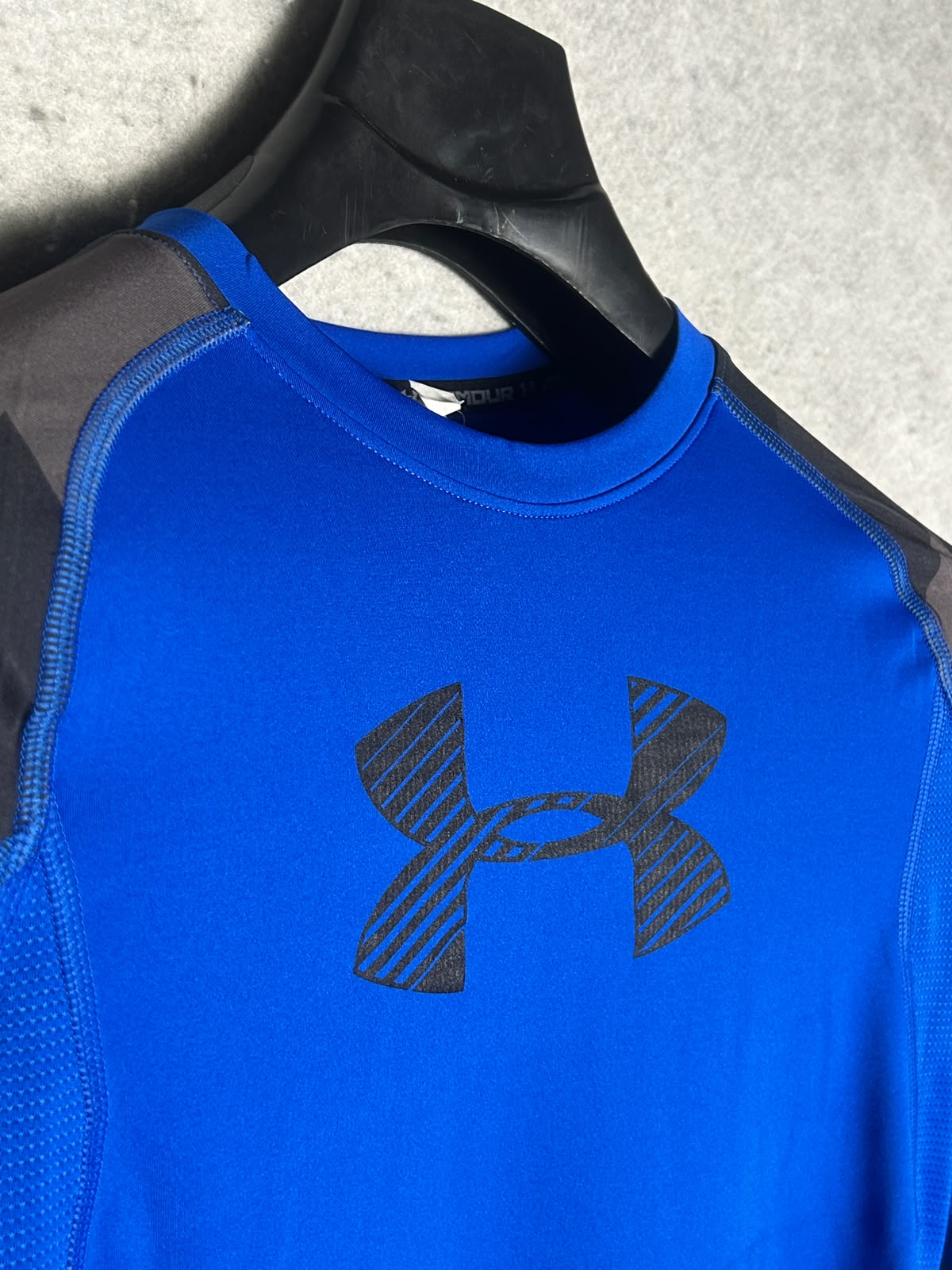 Under Armour Big Logo Blue Full Sleeves Round Neck - YLG