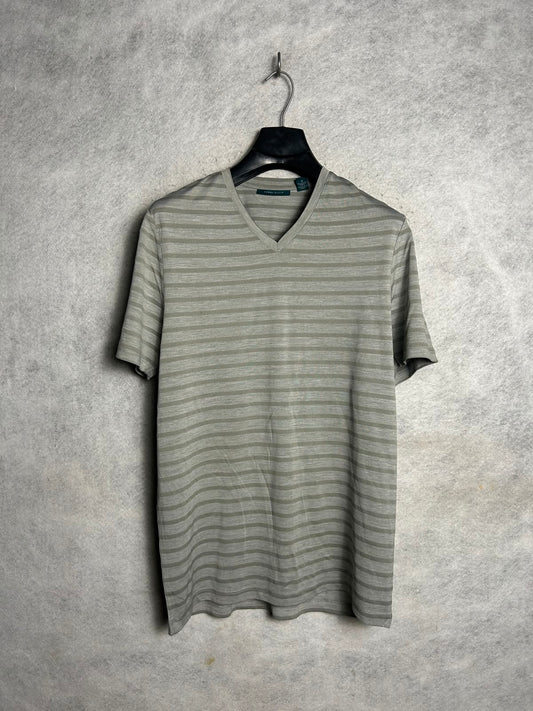 Perry Ellis V Neck - Medium