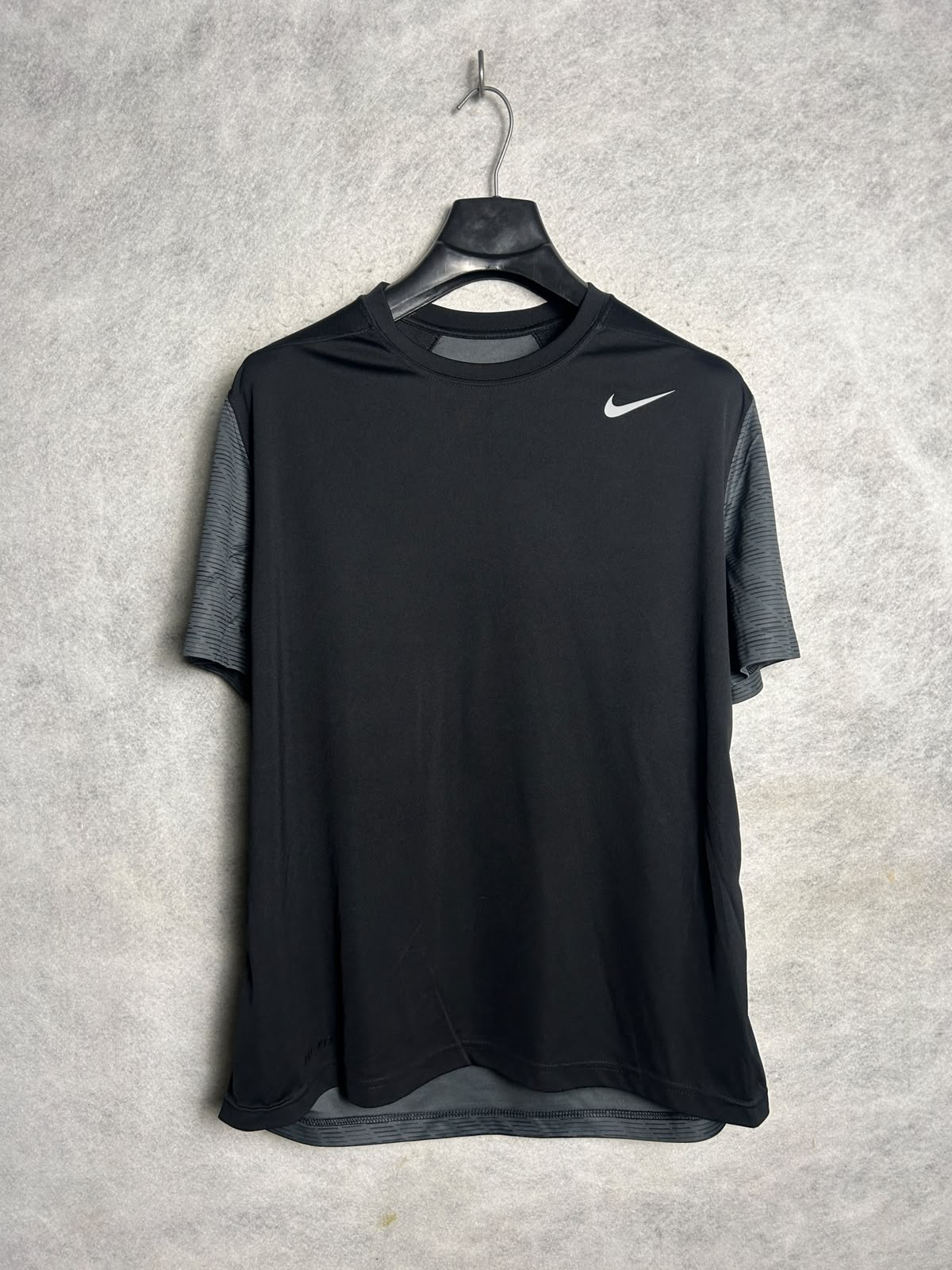 Nike Dri Fit Black Round Neck - Large