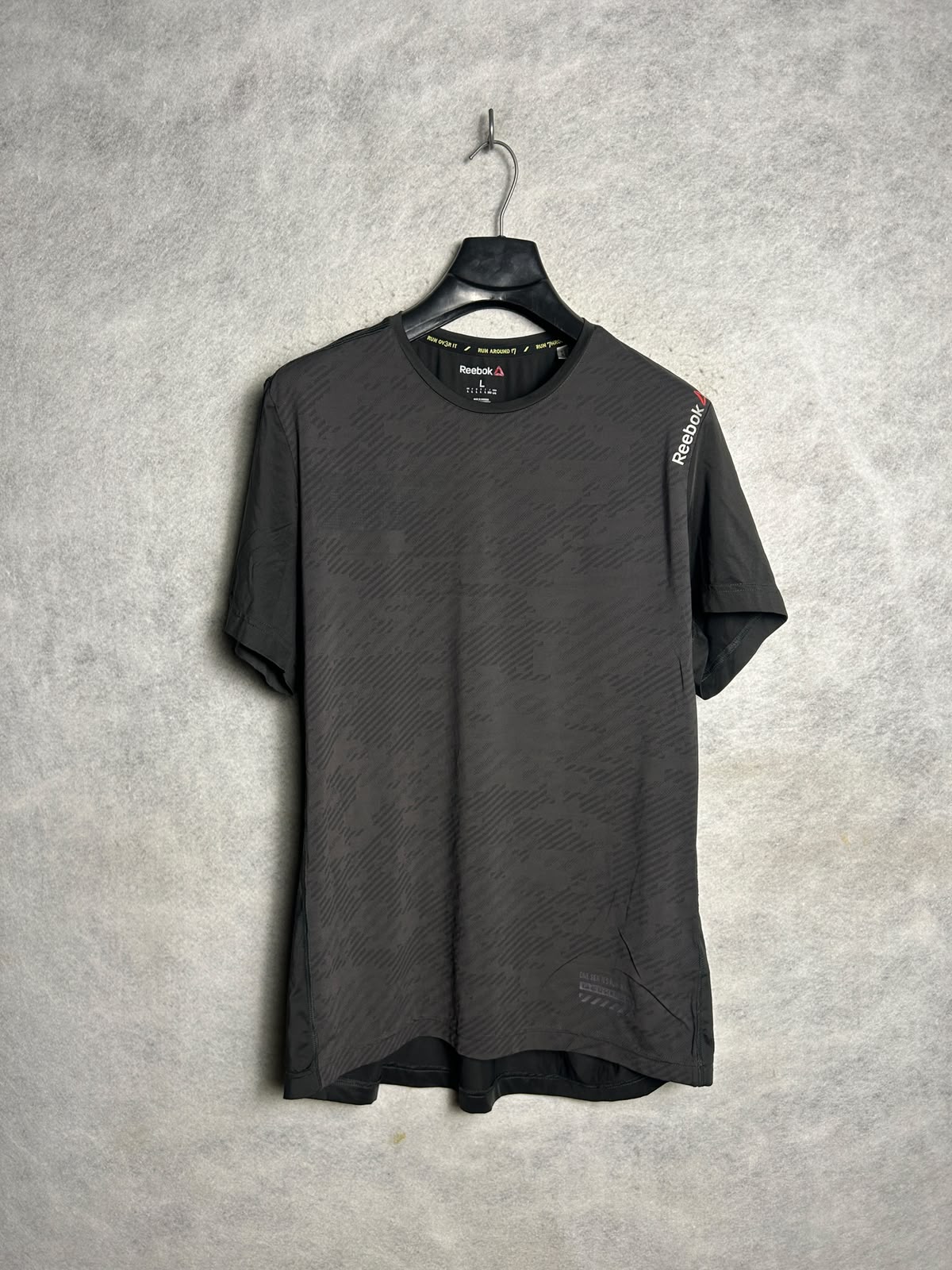 Reebok Black Round Neck - Large