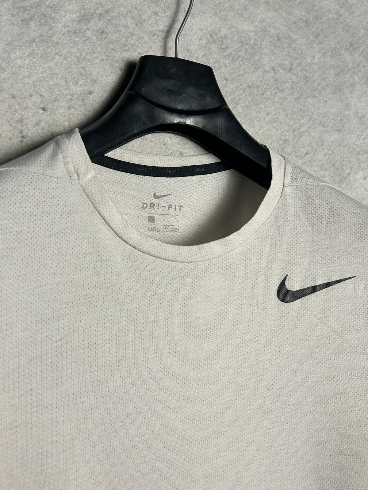 Nike White Dri Fit Round Neck - Large