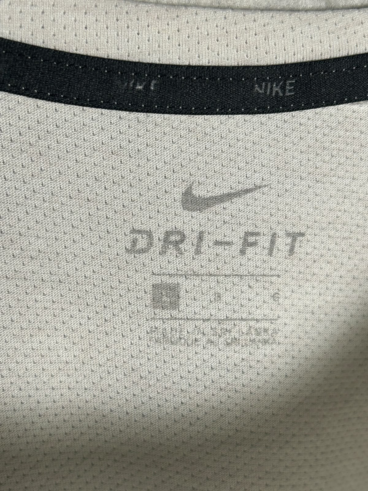 Nike White Dri Fit Round Neck - Large