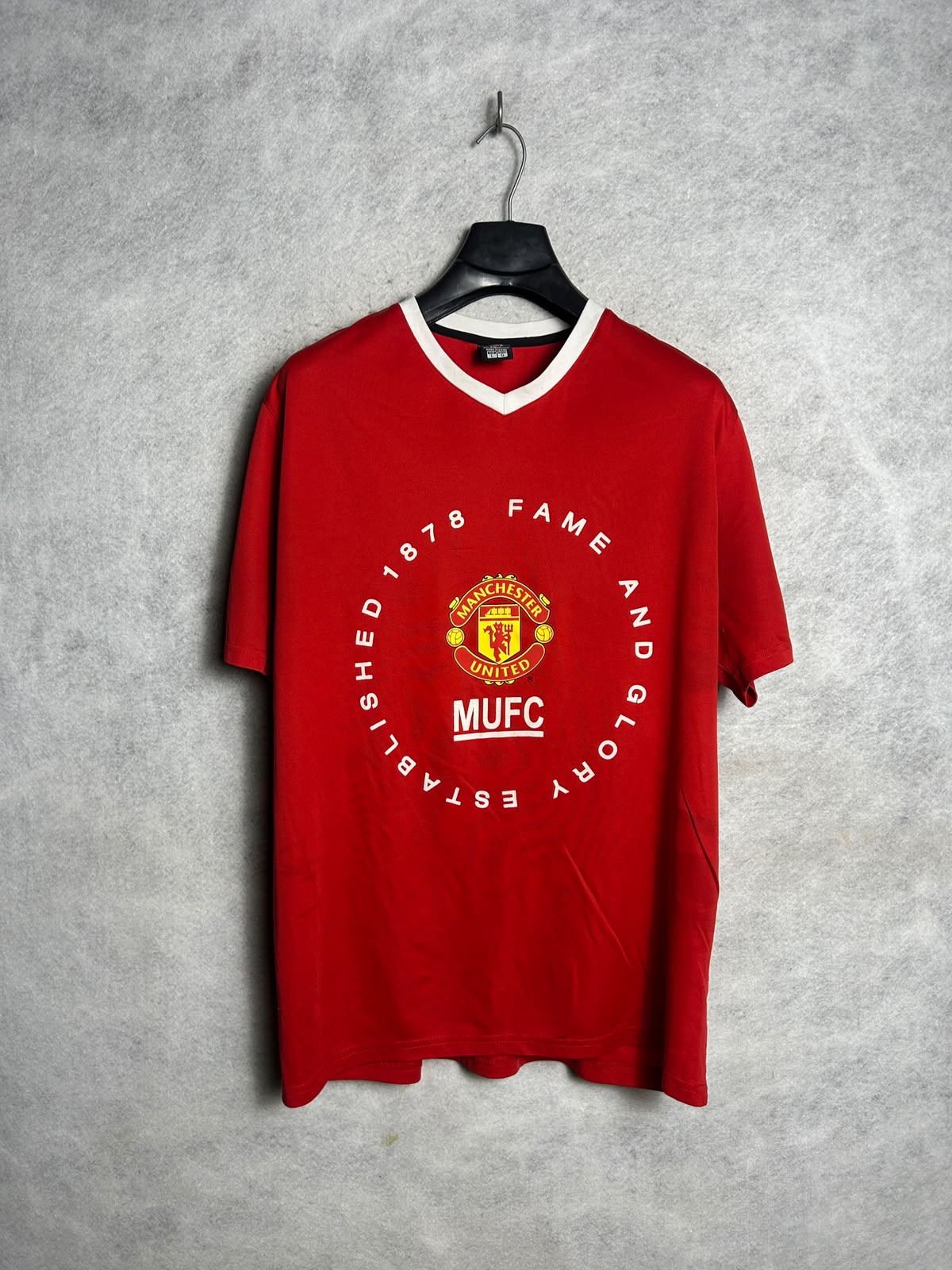 Manchester United Red V Neck - Large