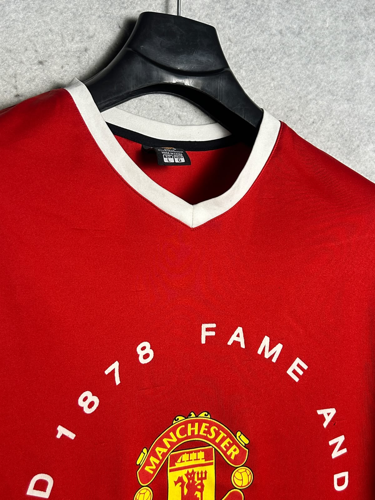 Manchester United Red V Neck - Large