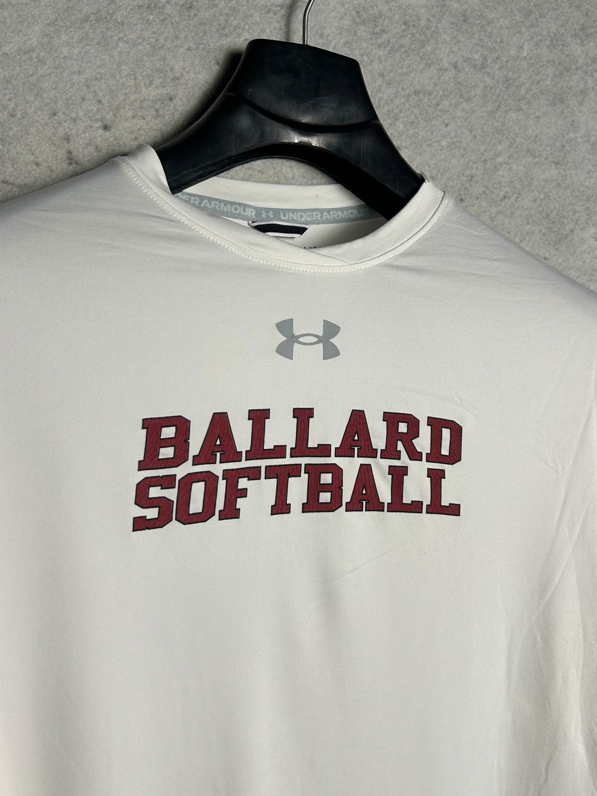Under Armour Full Sleeves White Round Neck - Large