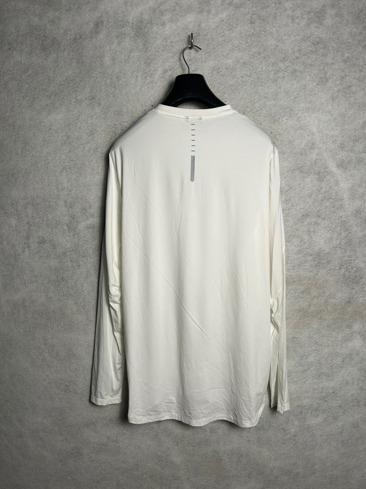 Under Armour Full Sleeves White Round Neck - Large