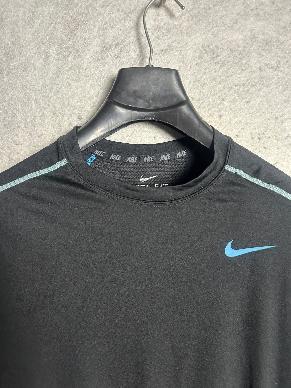 Nike Dri Fit Black Round Neck - Medium