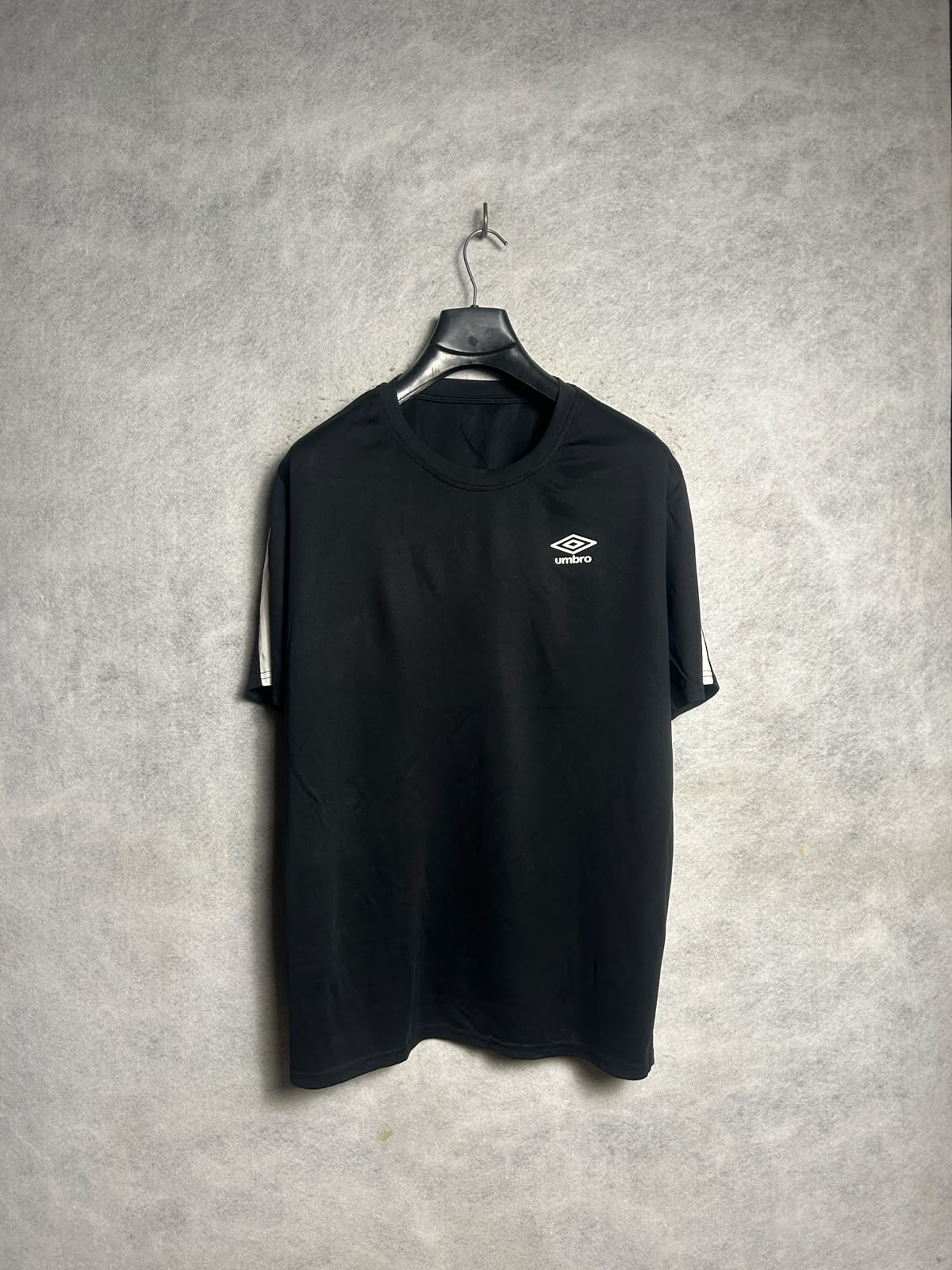 Umbro Black Round Neck - XL