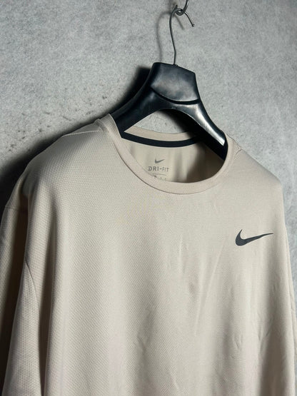 Nike Dri Fit Round Neck - XL
