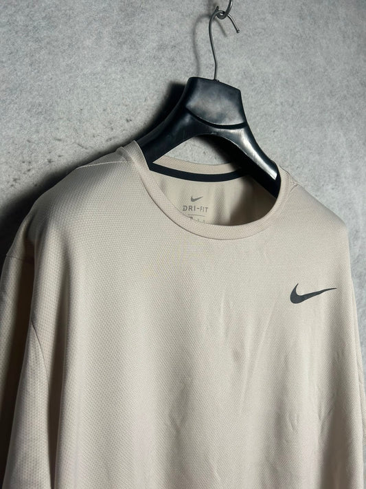 Nike Dri Fit Round Neck - XL