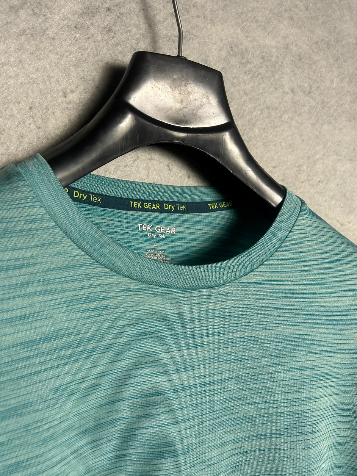TEK GEAR Dry Tek Round Neck - Large