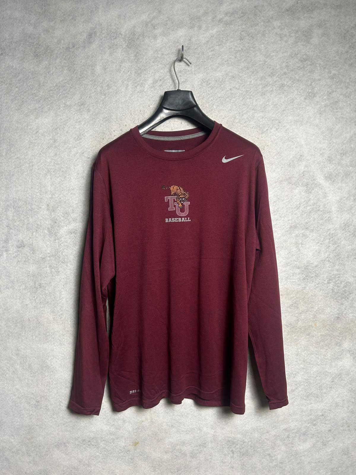 Nike Round Neck Full Sleeves - Large