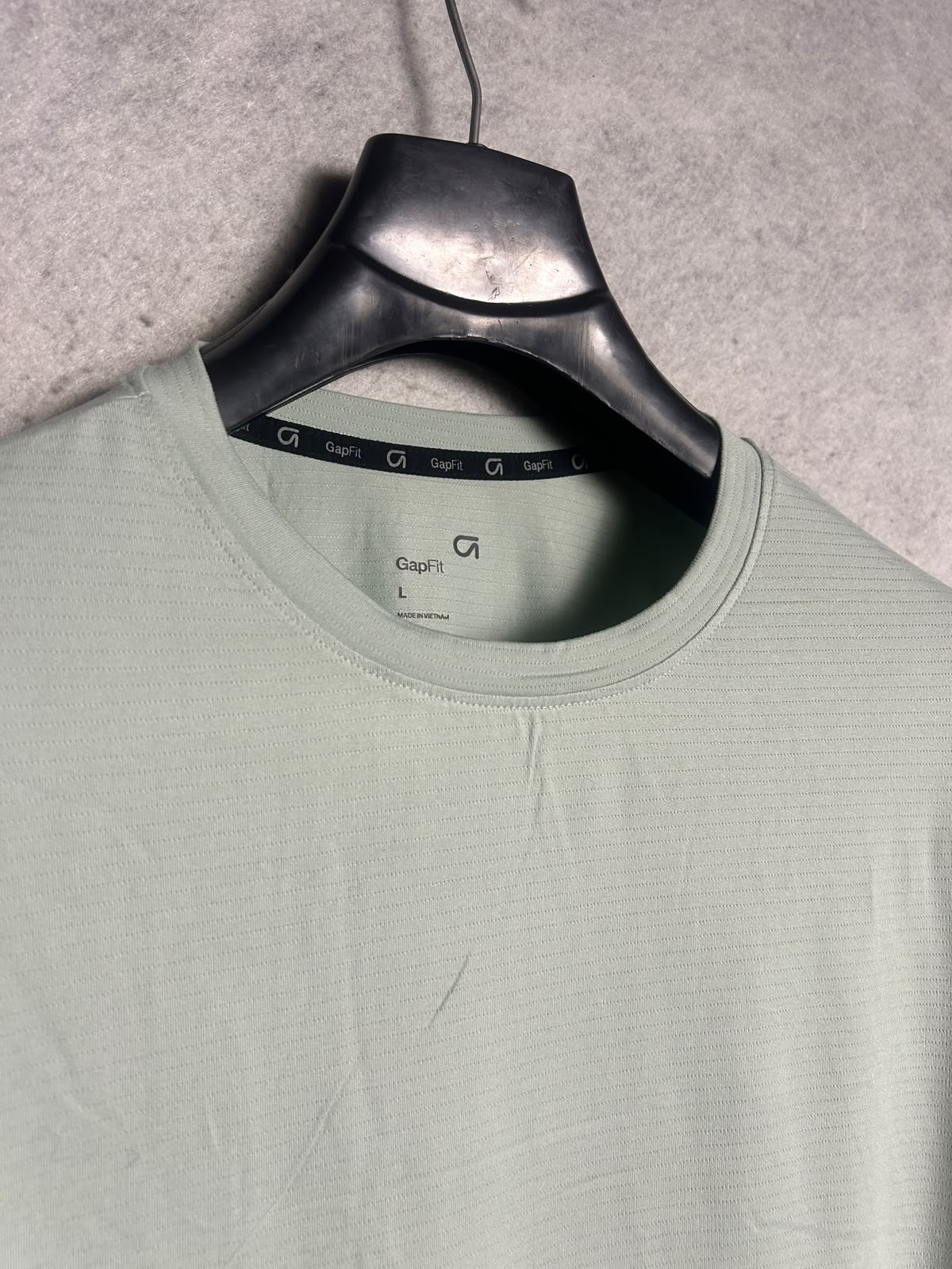 Gap Fit Round Neck - Large